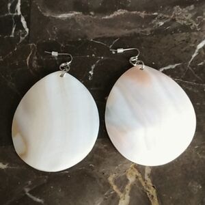 NWOT Genuine Shell Teardrop Earrings